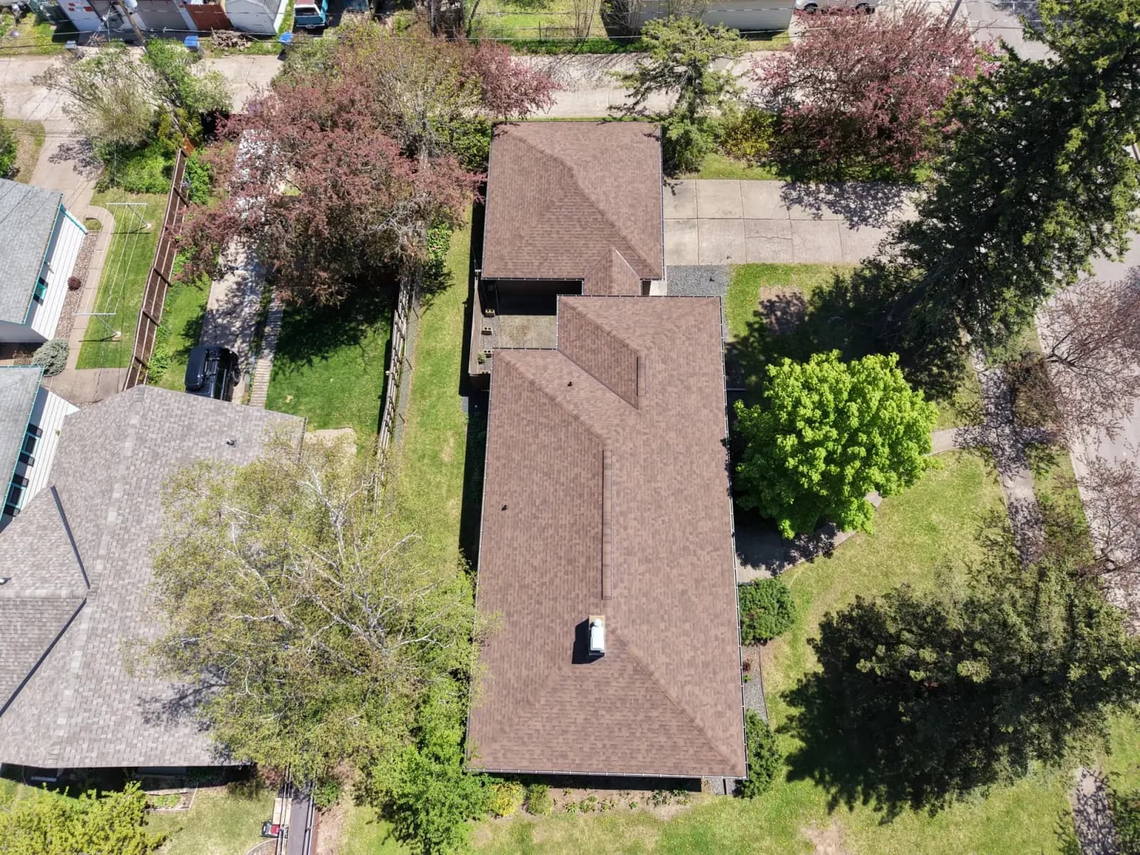 Completed architectural shingle roof on a home in the Twin Ports